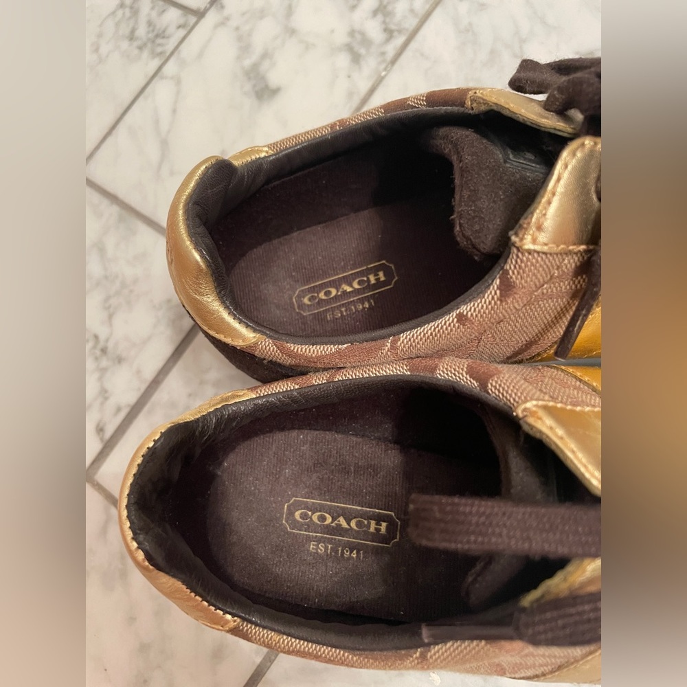 Coach Logo ‘Joss’ Style Tennis Shoes with Gold Accents, Size 6.5M, Pre-Loved - Picture 5 of 8
